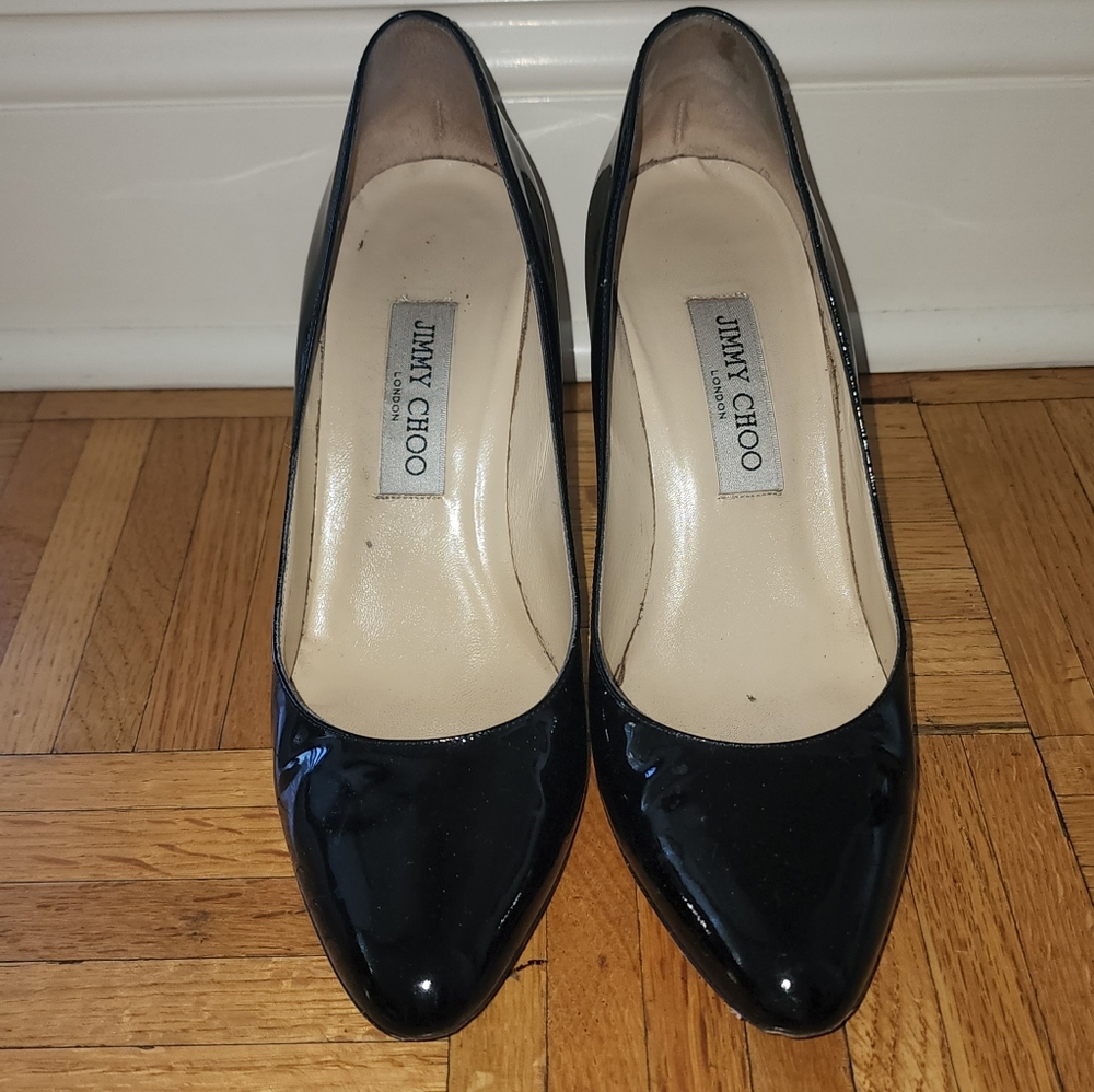 Lightly Worn Jimmy Choo Patent Black Round Toe Heels